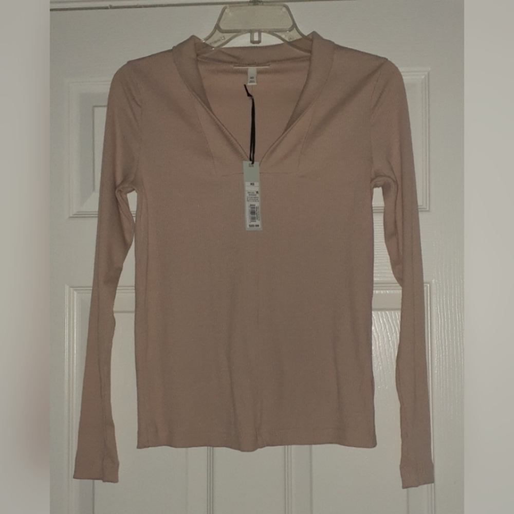Women's Long Sleeve Rib-Knit V-Neck Top